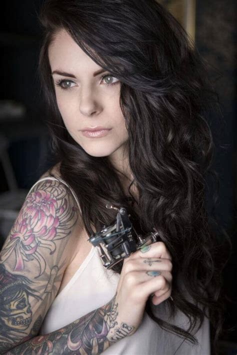 Empowering Ink: Celebrating the Rise of Female Tattoo Artists in the Industry